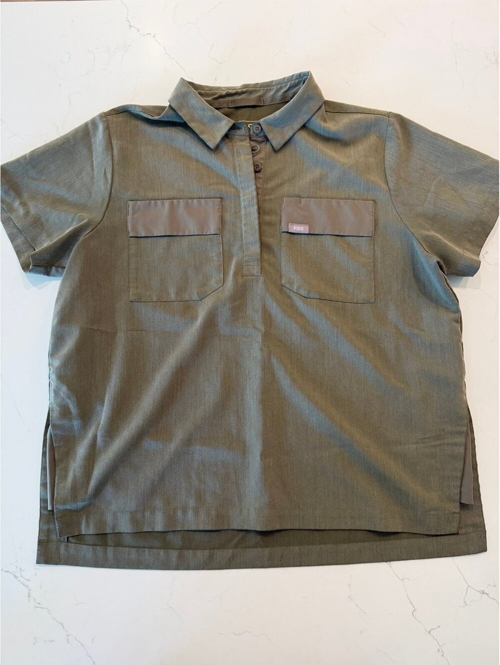 FIGS Technical Collection Green Scrub Top Women's Size M Short Sleeve Uniform